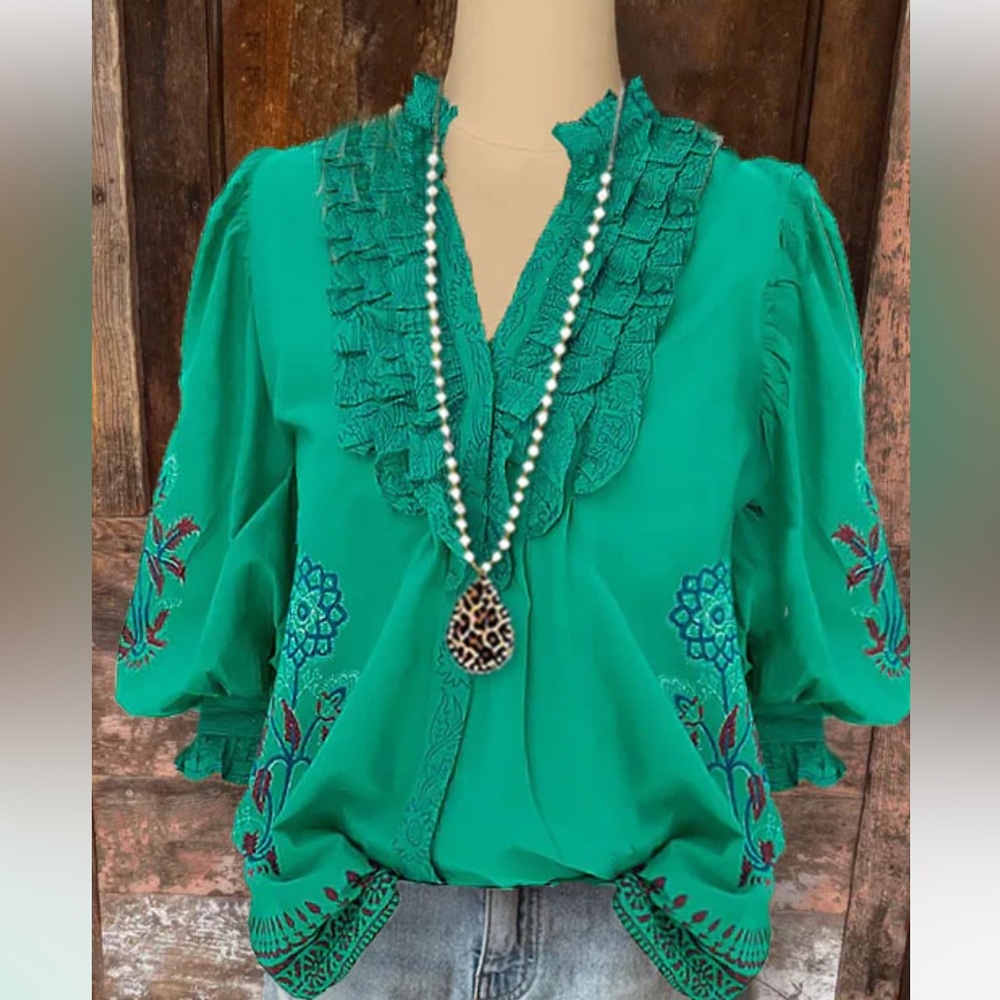 Ruffle V-Neck Print Top